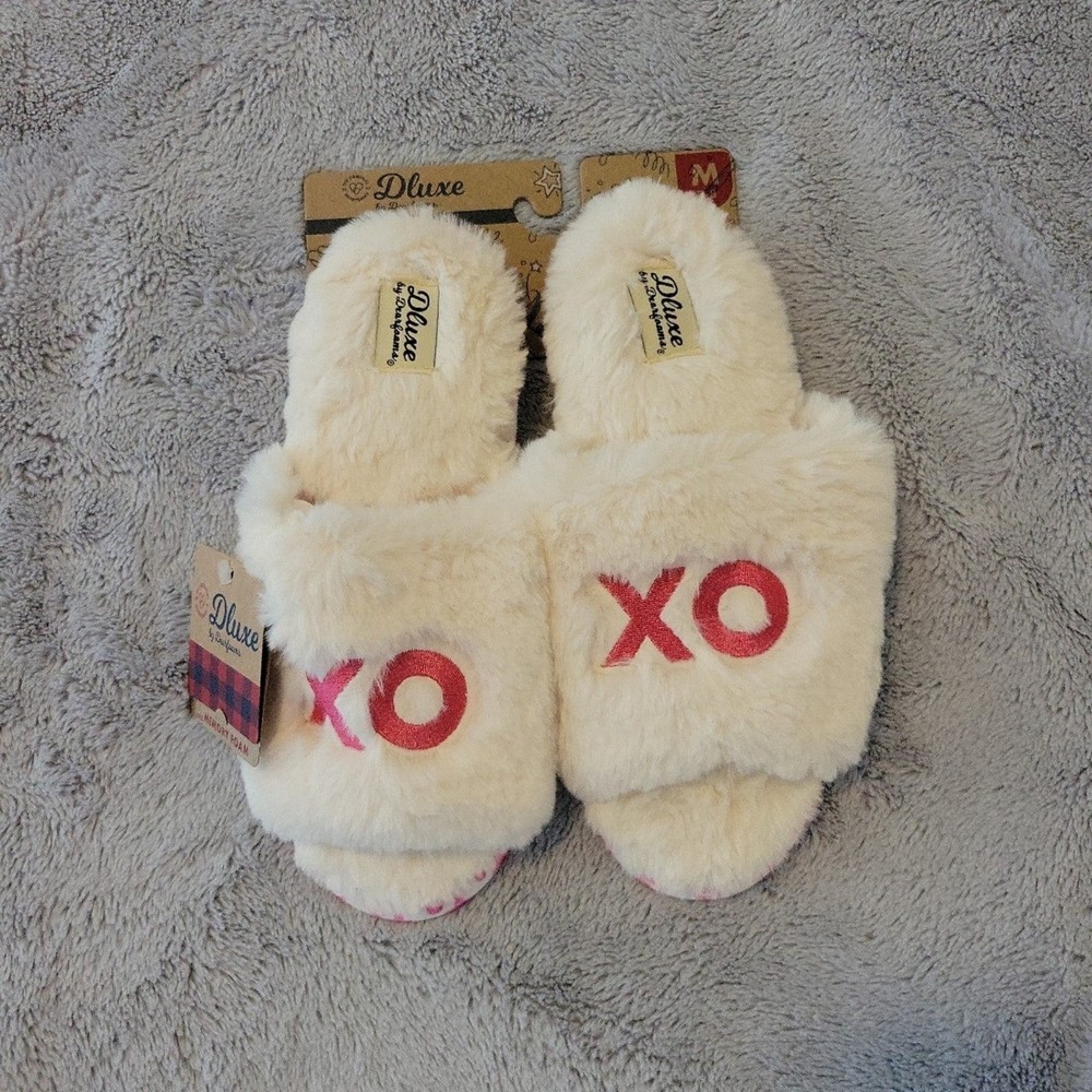 *NWT*Dearfoams memory foam slippers in women's size M (7-8)